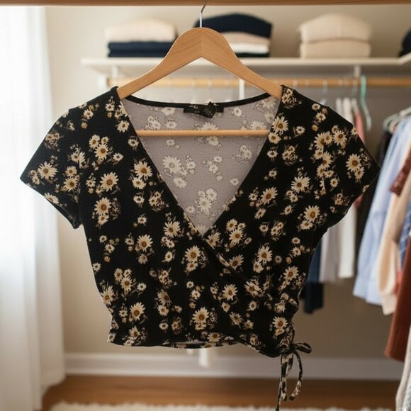 Forever 21 Stretch Cotton Floral Black Yellow White Daisy Wrap Crop Top XL Y2K - Picture 3 of 4
